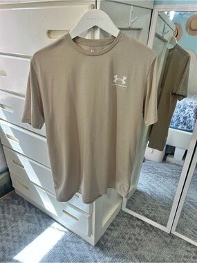 Under Armour Men's Short Sleeve T-Shirt Athletic Cotton in Kaki✨